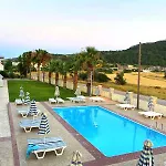 费尔吉纳太阳公寓 公寓 *